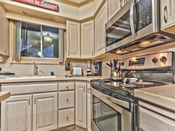 Ski in Ski out Park City condo sleeps 6